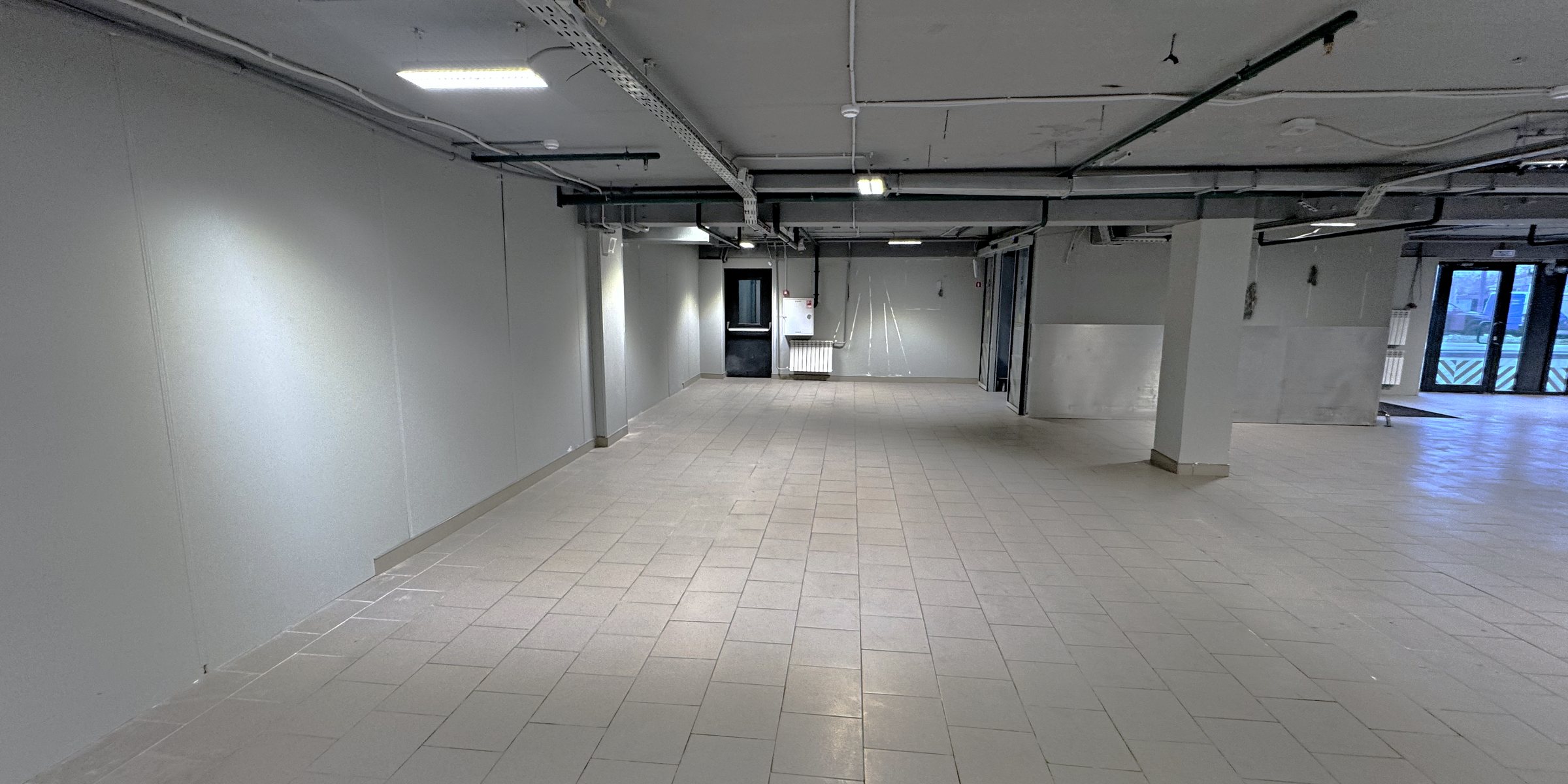 Открытый зал помещения 529,1 м²